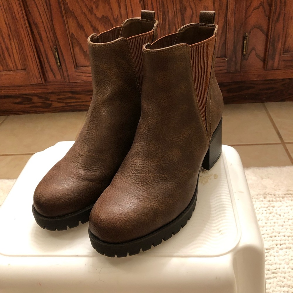 MIA boots